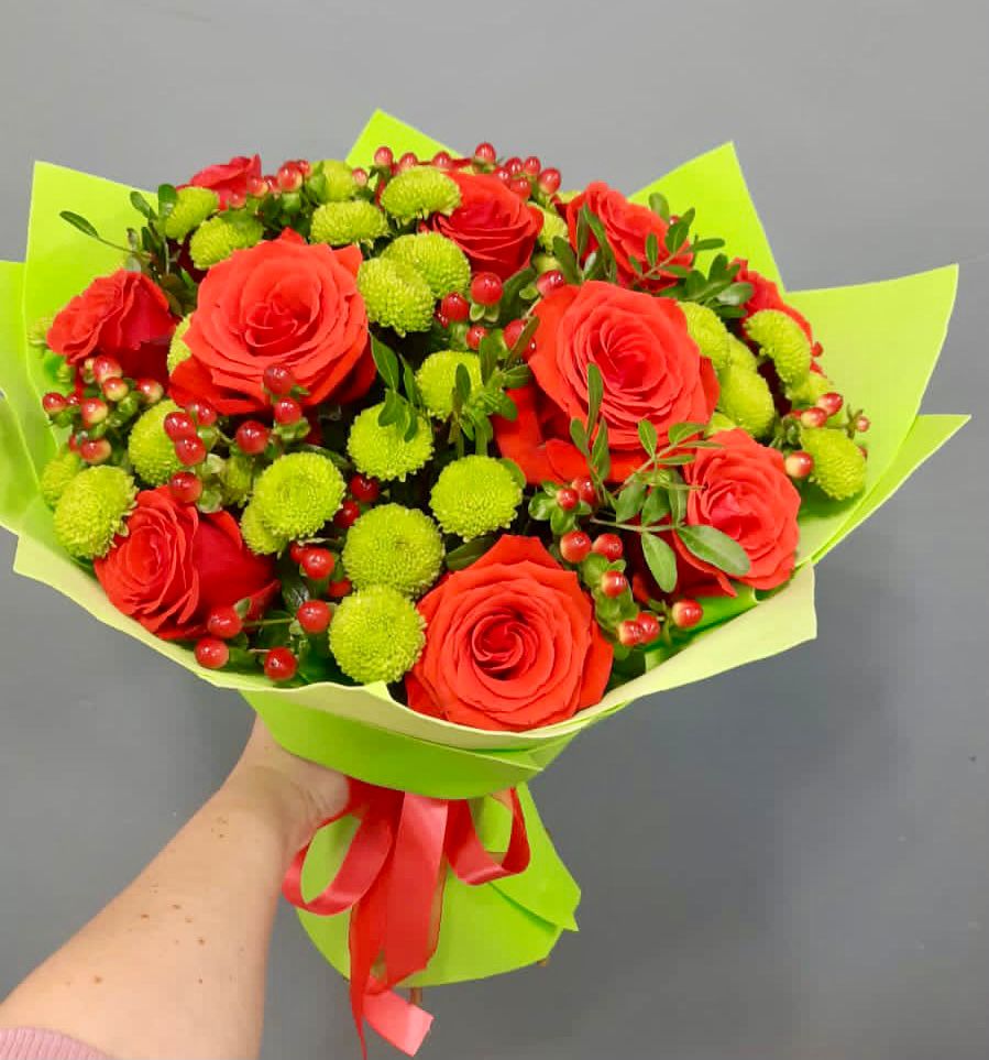 Букет цветов из: Хризантемы и Розы в Багане