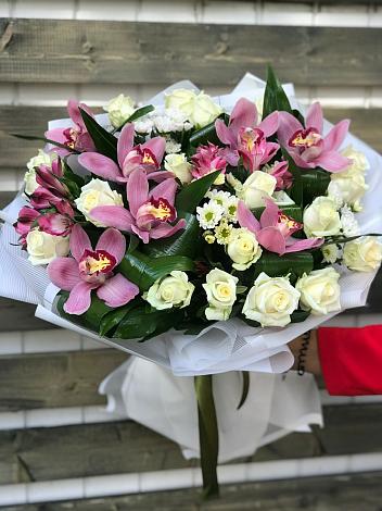 Букет цветов из: Розы и Хризантемы в Багане
