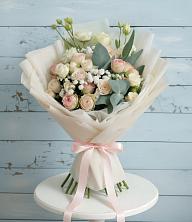 Букет цветов из:  Розы и Лизиантусы в Багане