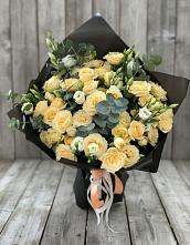Букет цветов из:  Розы и Лизиантусы в Багане