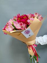 Букет цветов из:  Альстромерии в Багане