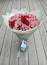Букет цветов из:  Альстромерии в Багане