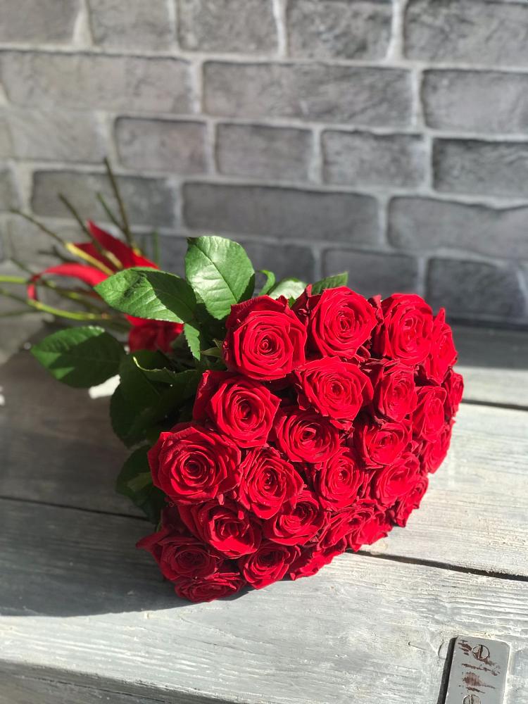 Букет Красные розы Фридом в Багане