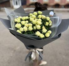 Букет Белые кустовые розы Солинеро в Багане