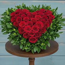 Цветочная композиция из Розы в виде сердца #REPLACE_PRED# Багане