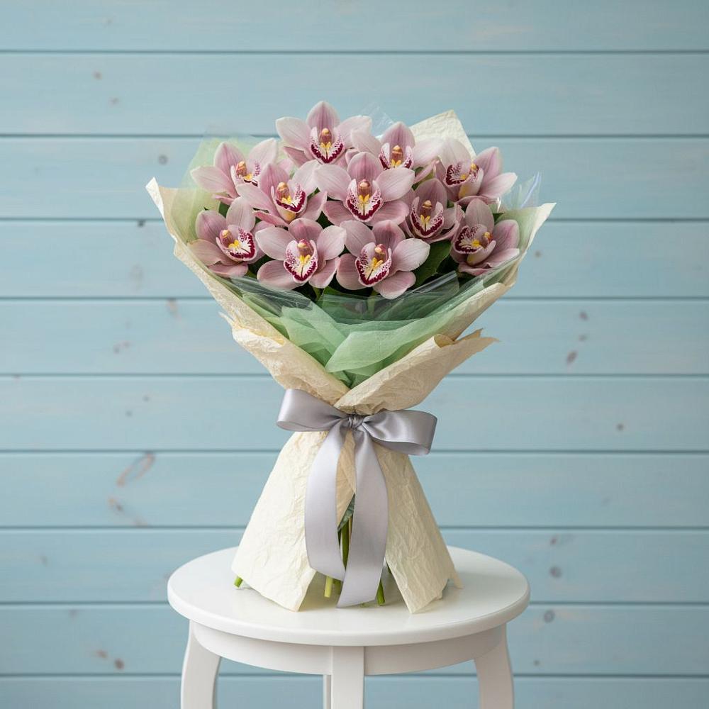 Букет цветов из: Орхидеи и Розы в Багане