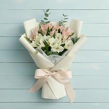 Букет цветов из:  Альстромерии в Багане