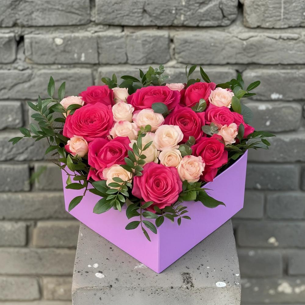 Цветочная композиция из Розы в коробке в Багане