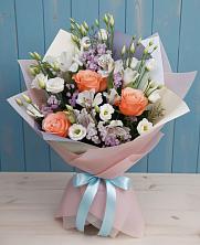 Букет цветов из:  Лизиантусы, Розы, Альстромерии и Гипсофила в Багане