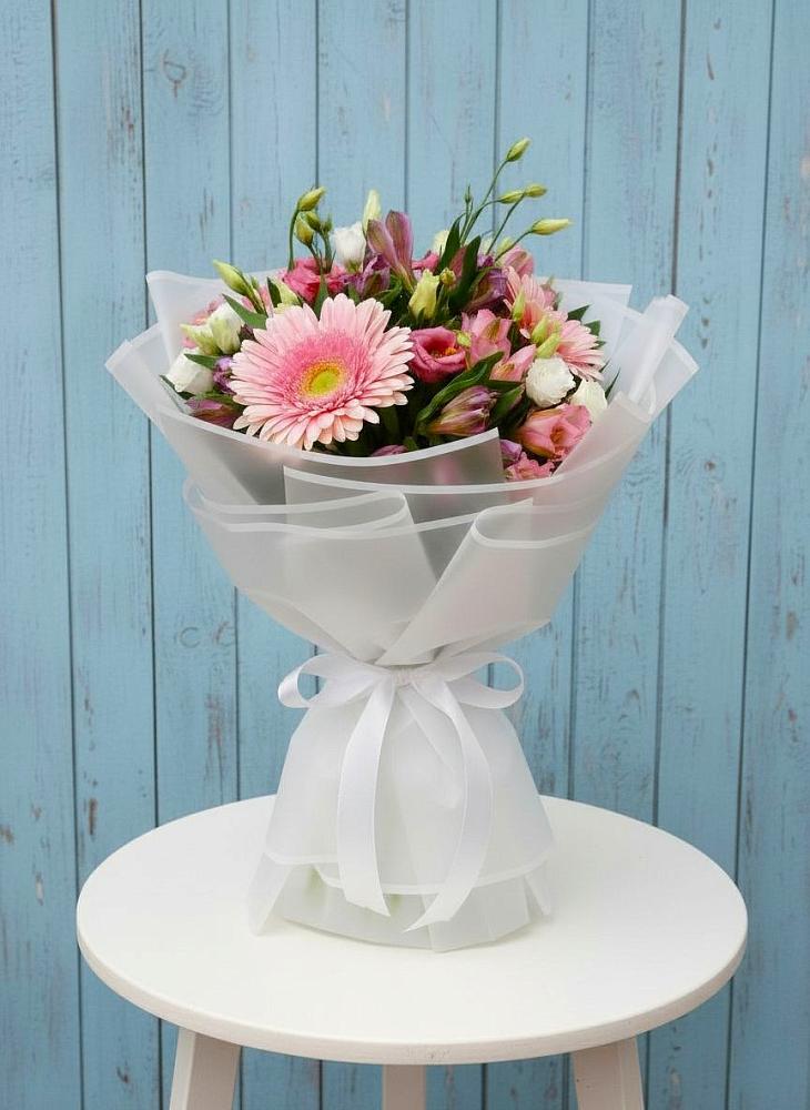 Букет цветов из: Герберы, Альстромерии и Лизиантусы в Багане