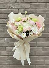 Букет цветов из:  Гвоздики, Розы, Лизиантусы и Хризантемы в Багане
