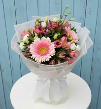 Букет цветов из:  Герберы, Альстромерии и Лизиантусы #REPLACE_PRED# Багане