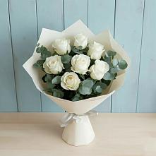 Букет Белые розы в Эвкалипте в Багане
