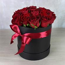 Цветочная композиция из Розы в шляпной коробке в Багане