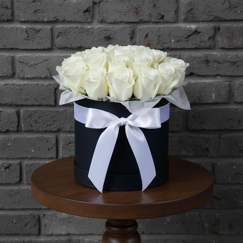 Цветочная композиция из Розы в шляпной коробке в Багане