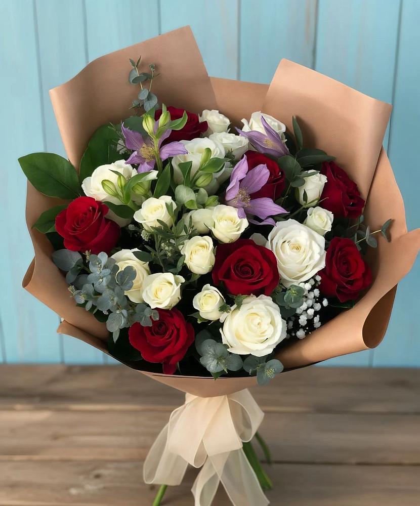 Букет цветов из: Розы и Альстромерии в Багане