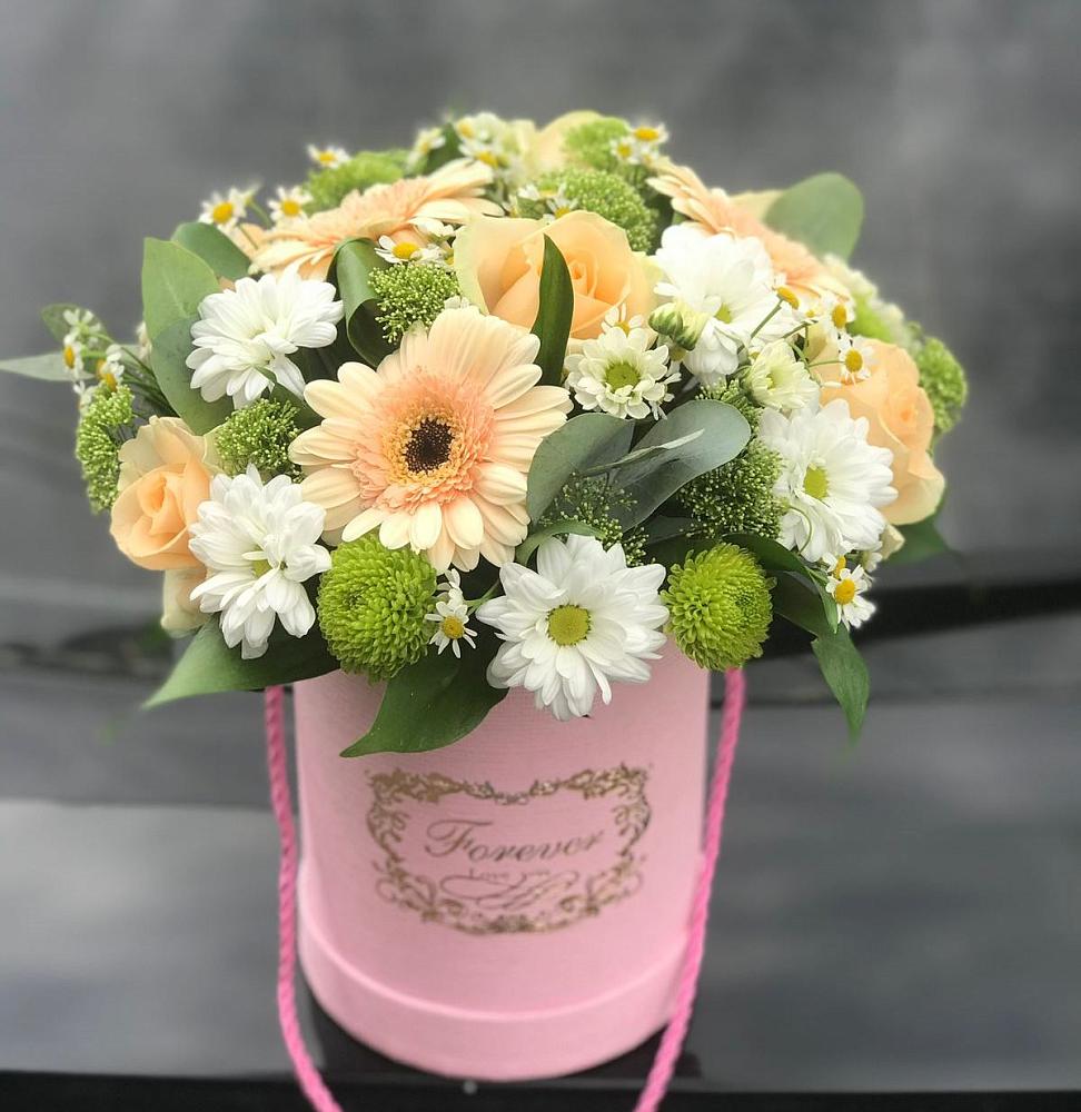 Цветочная композиция из Розы, Герберы и Хризантемы в шляпной коробке в Багане