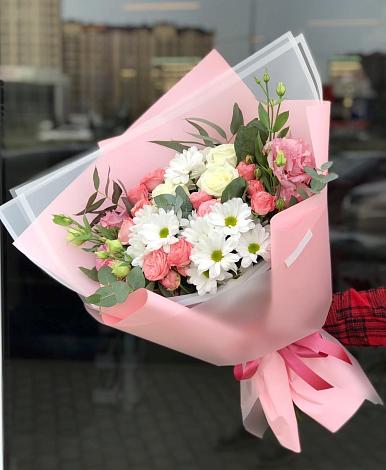 Букет цветов из: Розы, Лизиантусы и Хризантемы в Багане