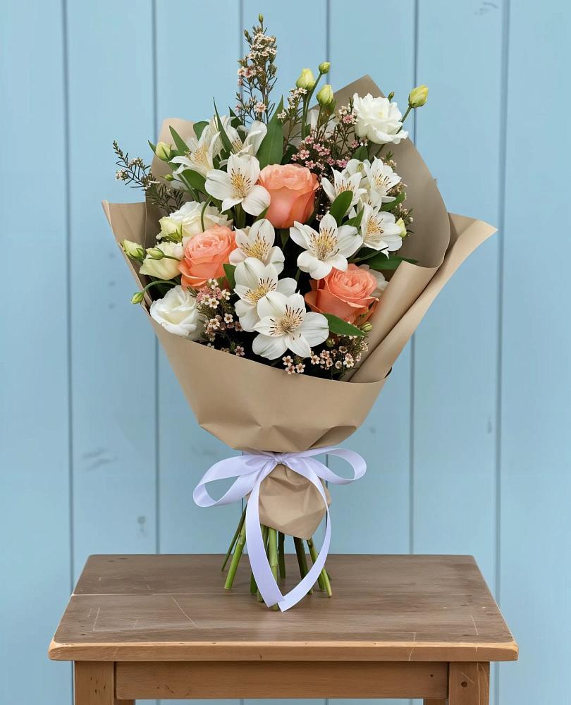 Букет цветов из: Альстромерии, Лизиантусы, Розы и Хризантемы в Багане